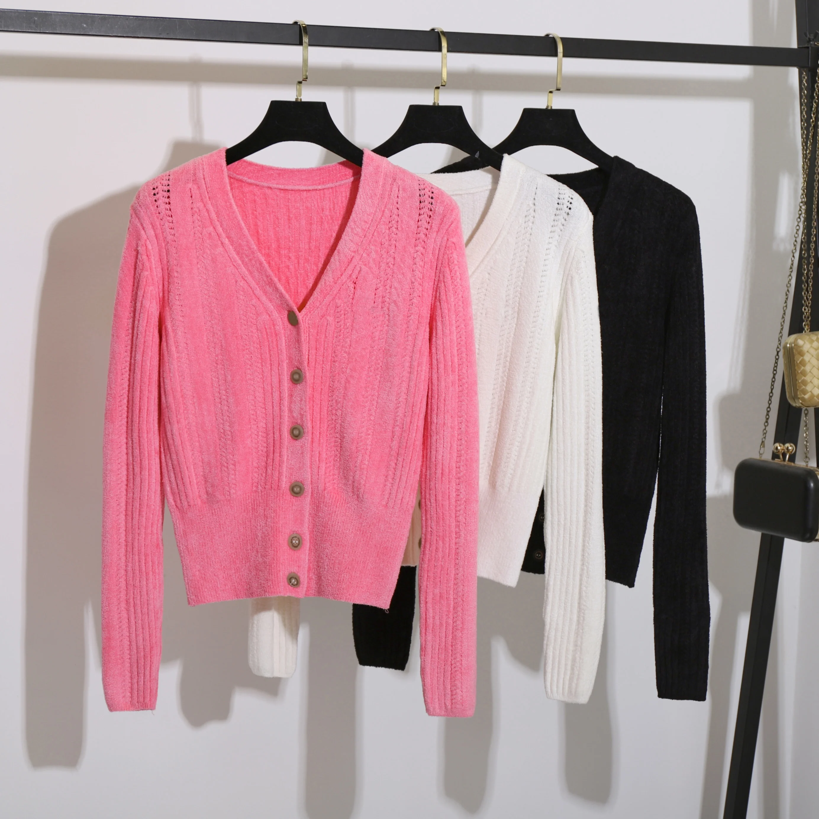 New Fashion Single Breasted V Neck Cropped Knitted Cardigan Sweater for Women