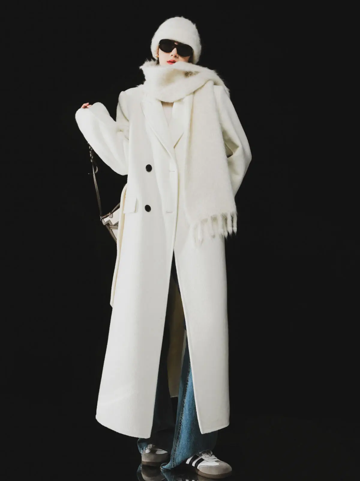Peaked Lapel Childish Wool Coat, Made With High-quality Buffalo Horn Buttons