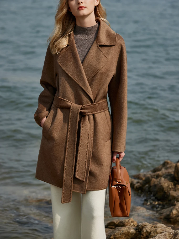 Short Peaked Lapel High-quality Cashmere Coat, Made With High-quality Buffalo Horn Buttons