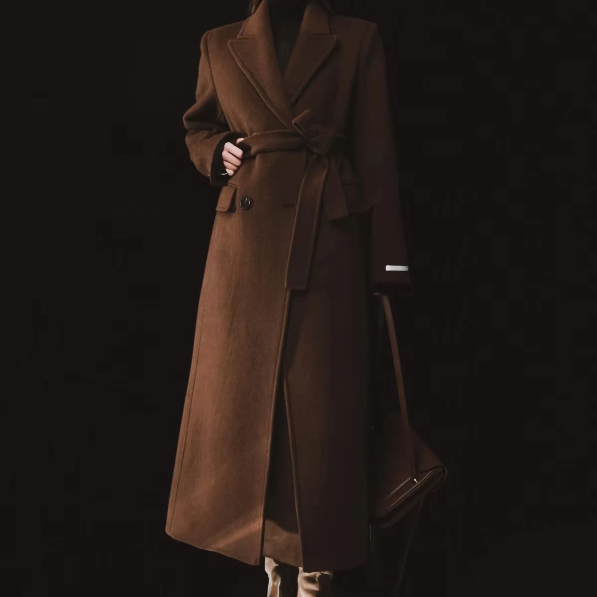 Peaked Lapel Childish Wool Coat, Made With High-quality Buffalo Horn Buttons