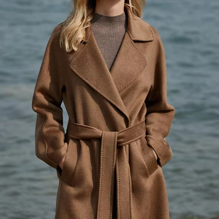Short Peaked Lapel High-quality Cashmere Coat, Made With High-quality Buffalo Horn Buttons